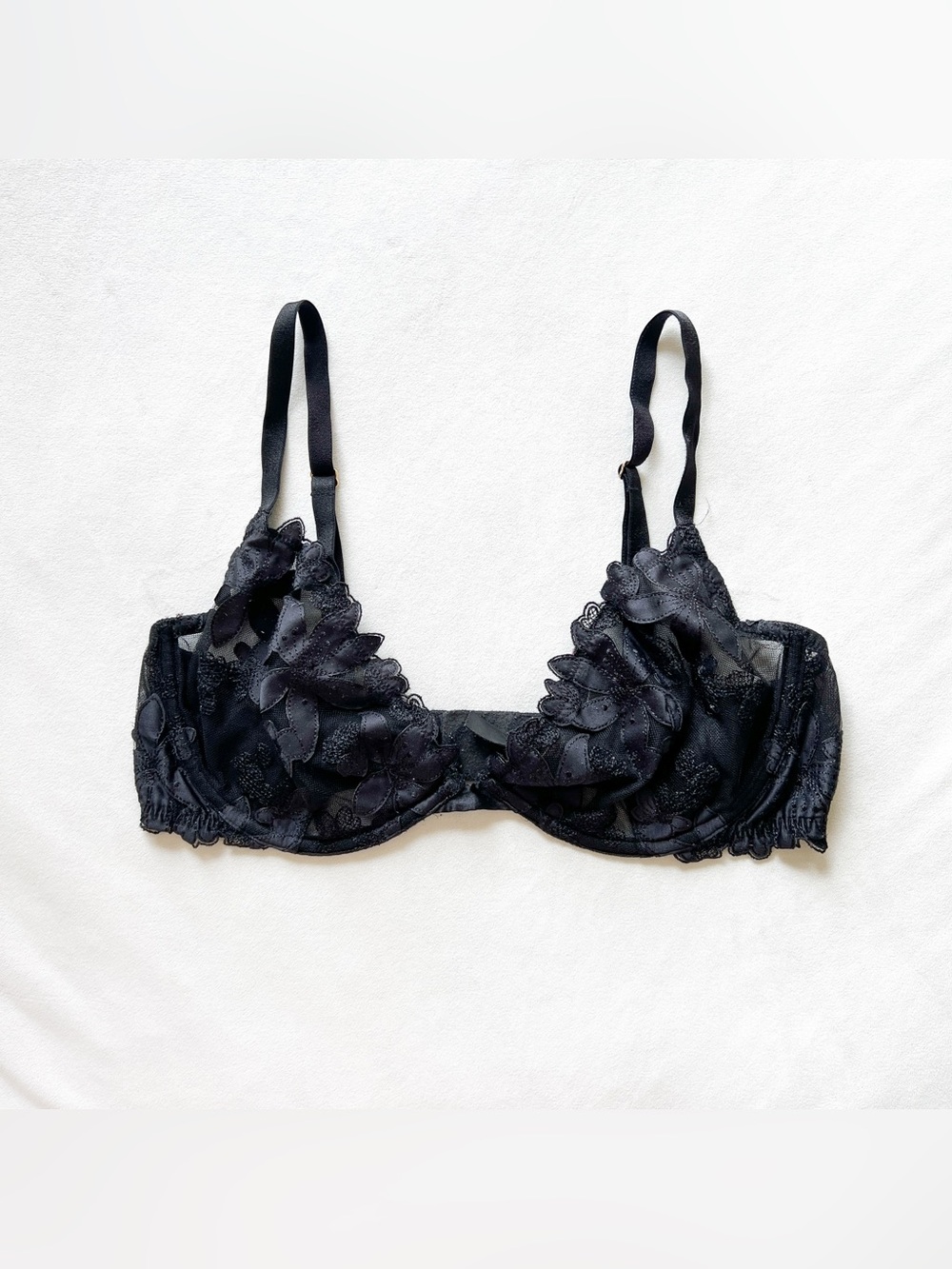 Victoria's Secret Black Floral Lace Underwire Bra - 36D